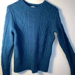 Gap knit sweater size medium